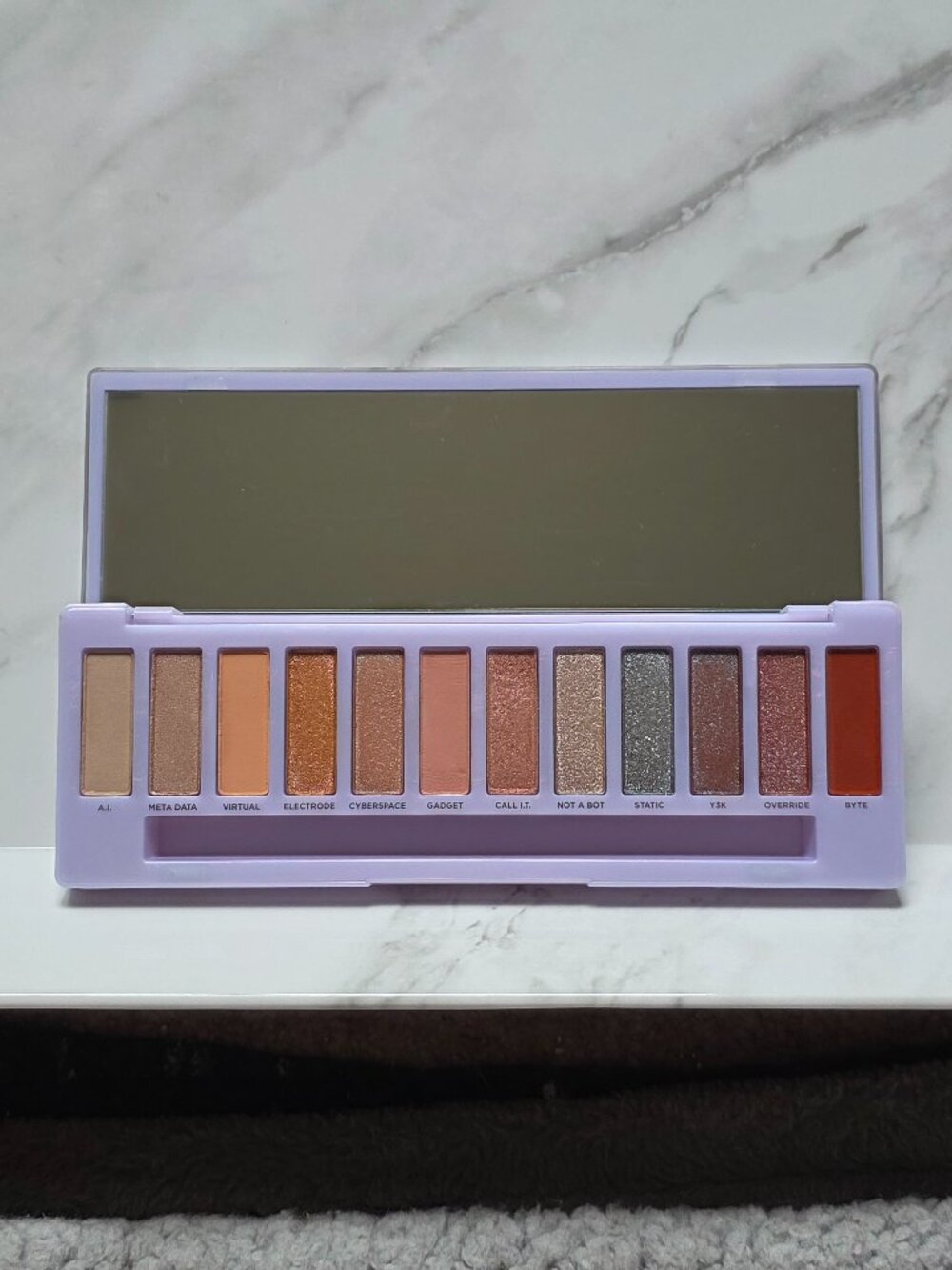 Urban Decay Naked CYBER EyeShadow Palette - Picture 1 of 7